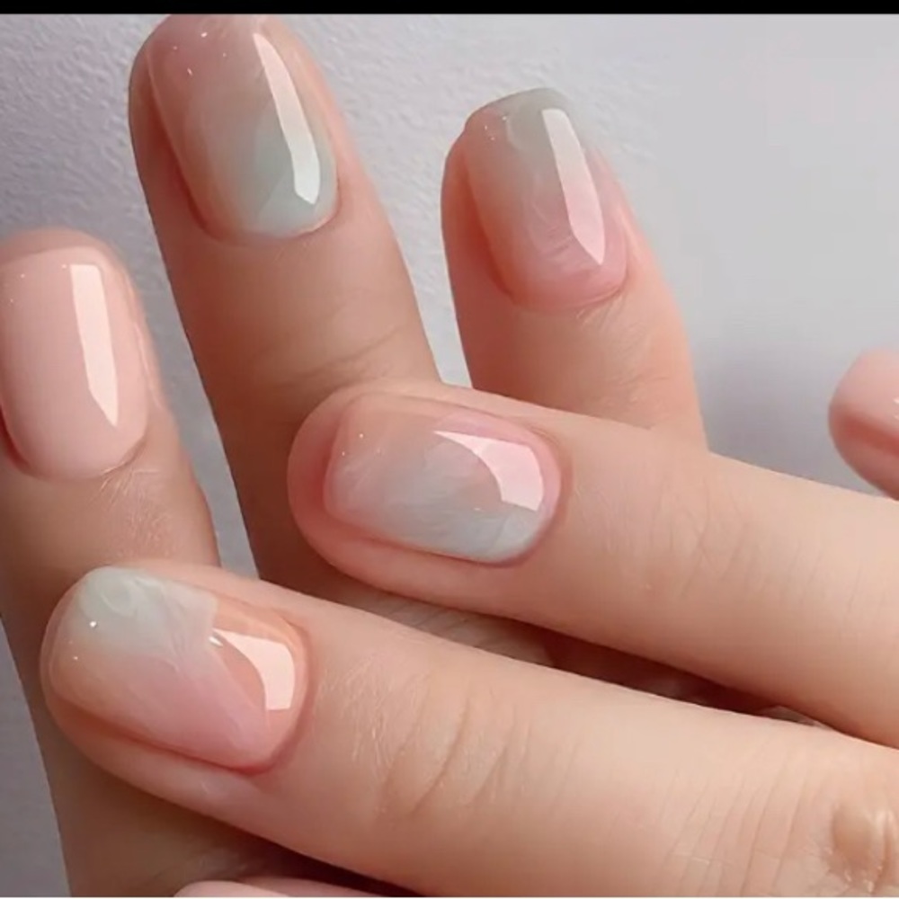 New Press on Nails Fake Fun & Fabulous Glue Pads & File Included